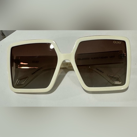Quay Australia Almost Ready Oversized Sunglasses Ivory Brown Polarized. NWT - Picture 4 of 7